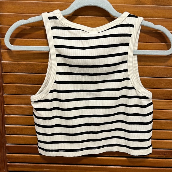 H&M Black and White Striped Crop Top - Picture 3 of 3